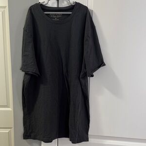 Banana Republic Men's Charcoal Tee